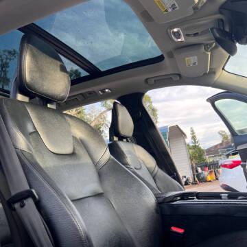 2016 Volvo XC90 T5 Momentum