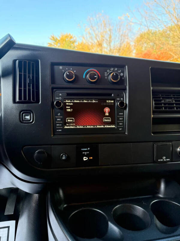 2017 GMC Savana 3500