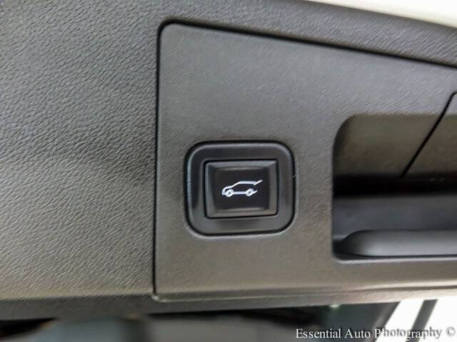 2022 Cadillac XT4 Premium Luxury