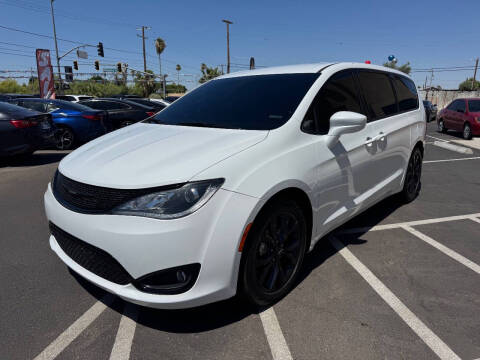 2020 Chrysler Pacifica Touring