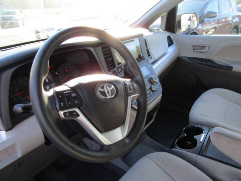 2017 Toyota Sienna L 7-Passenger