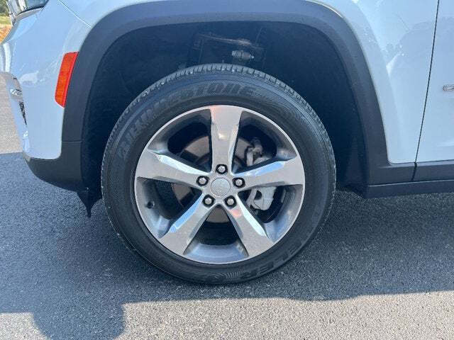 2022 Jeep Grand Cherokee 22