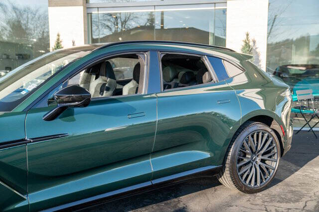 2022 Aston Martin DBX 48
