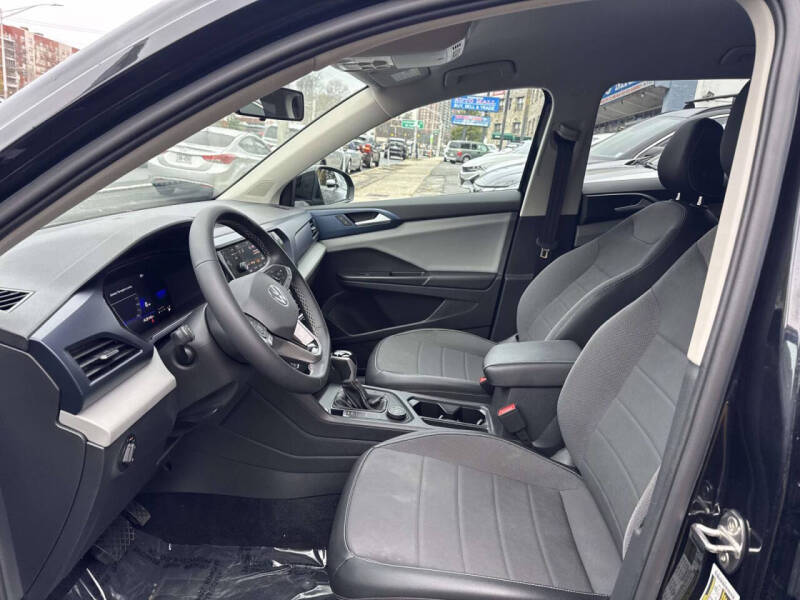 2022 Volkswagen Taos SE 4Motion