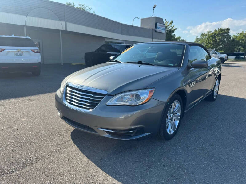 2011 Chrysler 200 Touring's photo