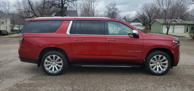 Used 2021 Chevrolet Suburban Premier with VIN 1GNSKFKD4MR279404 for sale in Milbank, SD