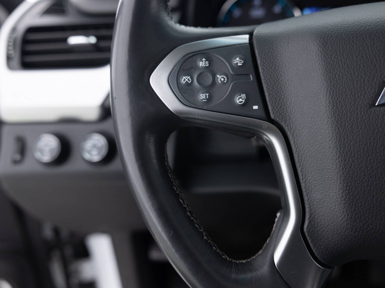 Used Car 2015 Chevrolet Suburban  Ltz 4x4 4dr Suv For Sale Under $25,000 In Coal City, Illinois