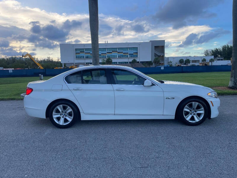 2011 BMW 5 Series 528i