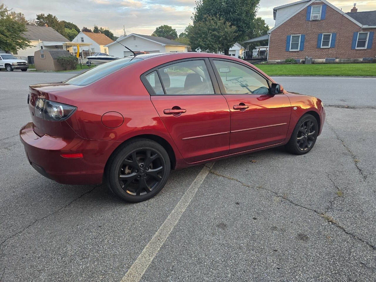 2009 Mazda Mazda3 for sale at QUEENSGATE AUTO SALES in York, PA