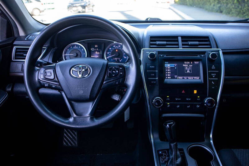 2017 Toyota Camry LE