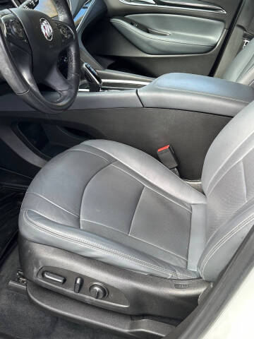 2021 Buick Enclave Essence