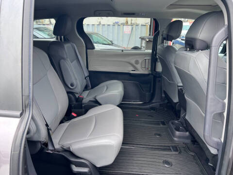 2022 Toyota Sienna XLE 7-Passenger