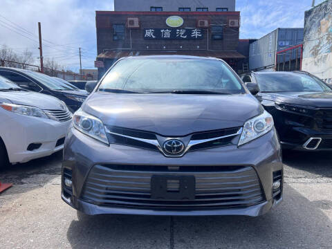 2019 Toyota Sienna XLE 8-Passenger