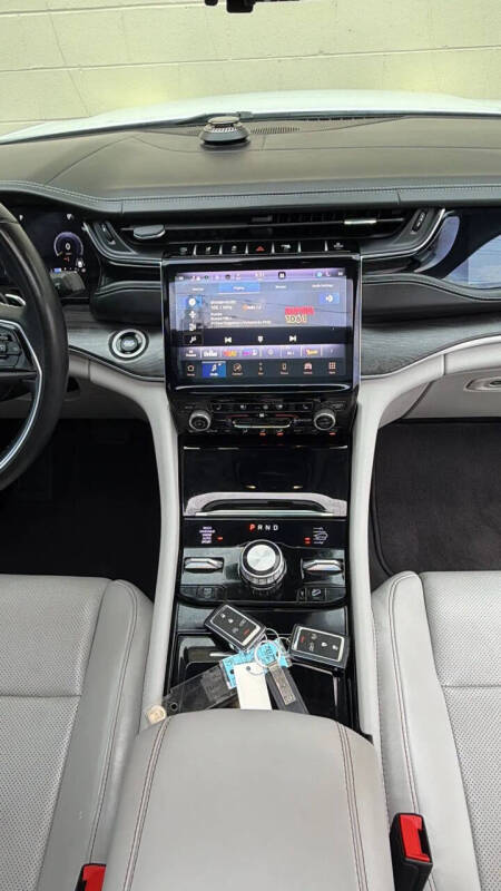 2022 Jeep Grand Cherokee L Overland