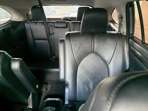 2023 Toyota Highlander Hybrid Platinum