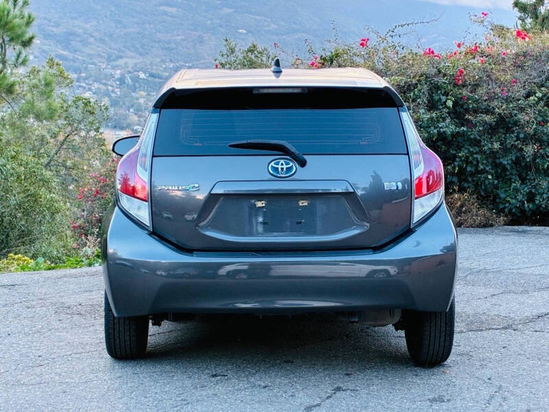 2015 Toyota Prius c One