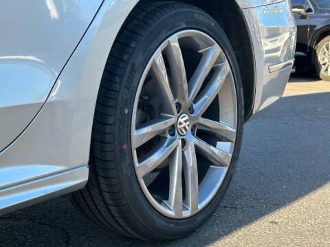 2018 Volkswagen Passat 2.0T R-Line