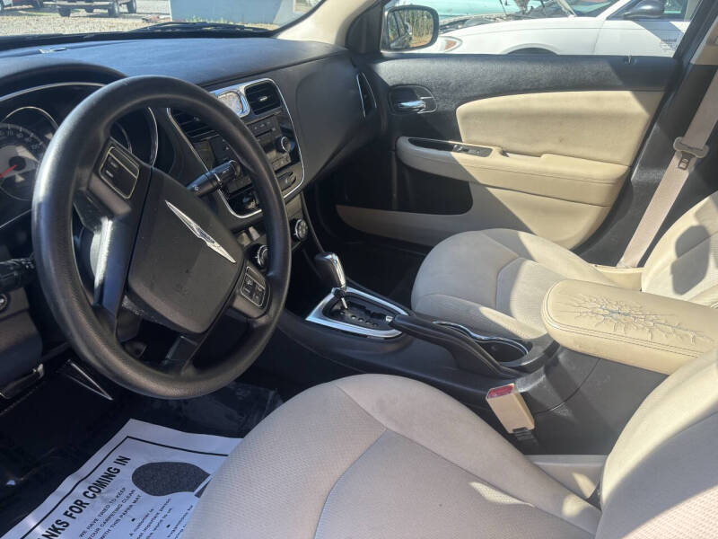 2014 Chrysler 200 LX