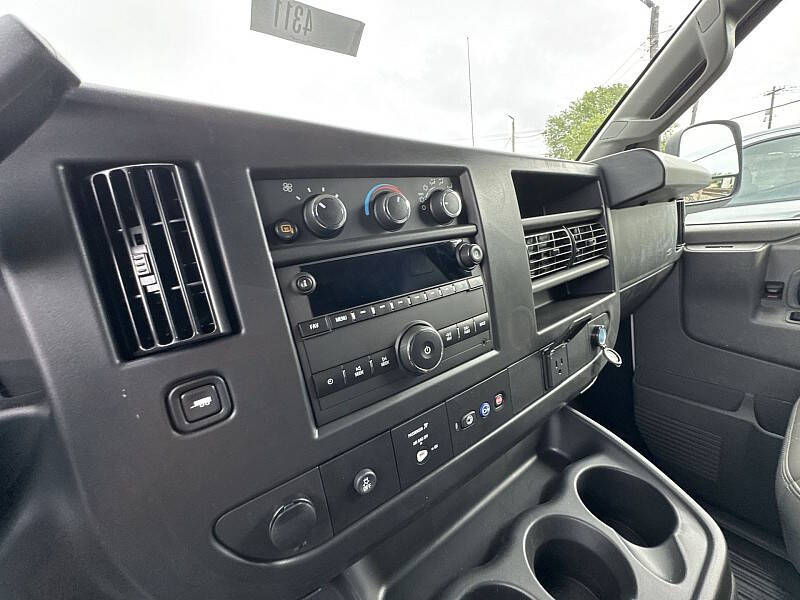 2025 Chevrolet Express 2500