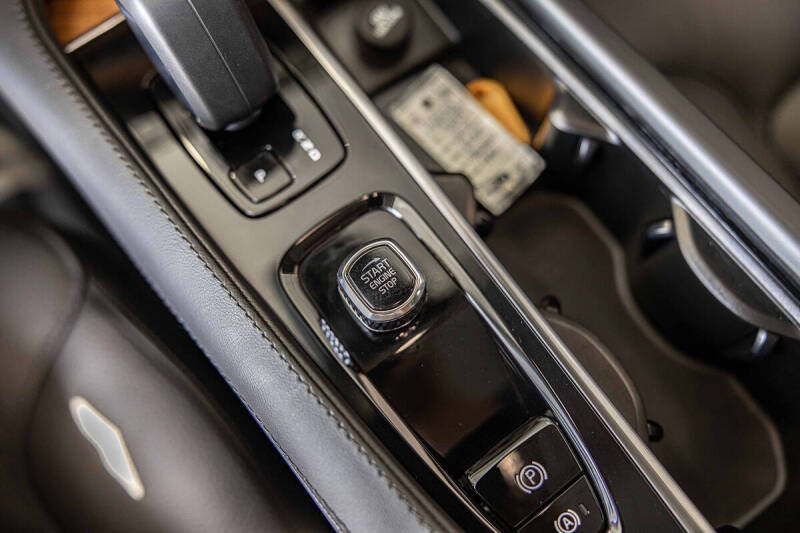 2025 Volvo XC90 B6 Plus Bright Theme 7P