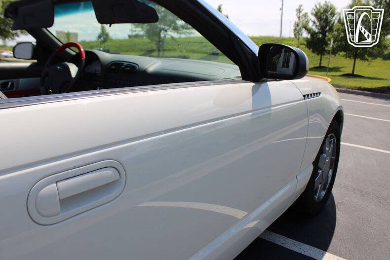 2002 Ford Thunderbird Deluxe