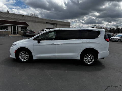 2025 Chrysler Pacifica Select