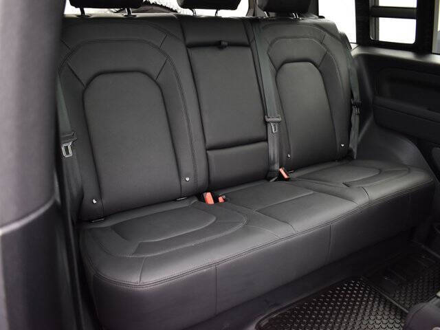 2023 Land Rover Defender 90 SE