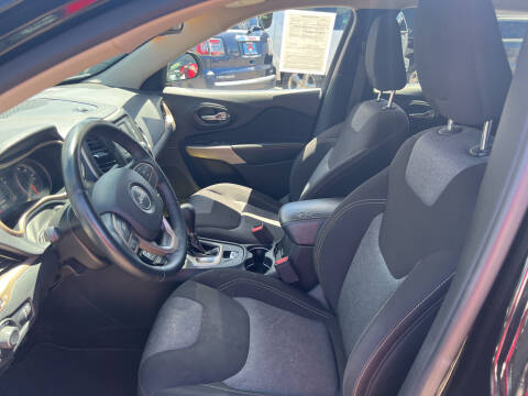 2017 Jeep Cherokee Sport