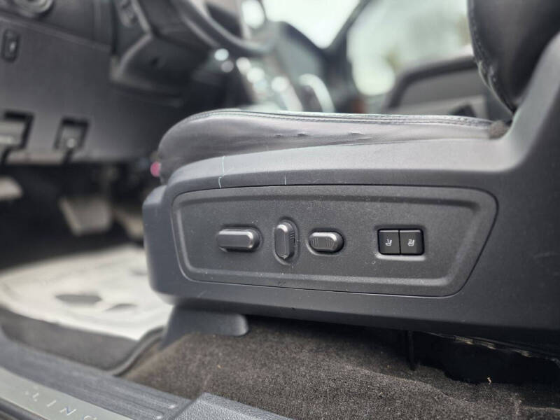 2016 Lincoln Navigator Select