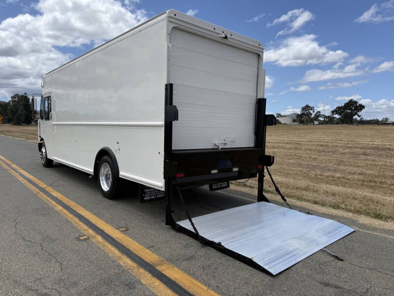 2014 Freightliner MT55 Chassis