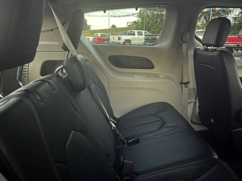2017 Chrysler Pacifica Touring-L Plus