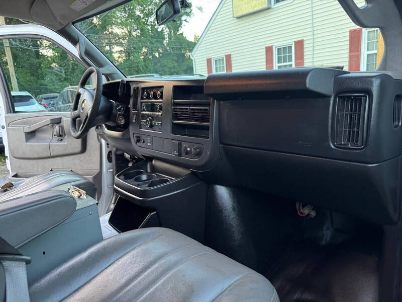 2017 Chevrolet Express 2500