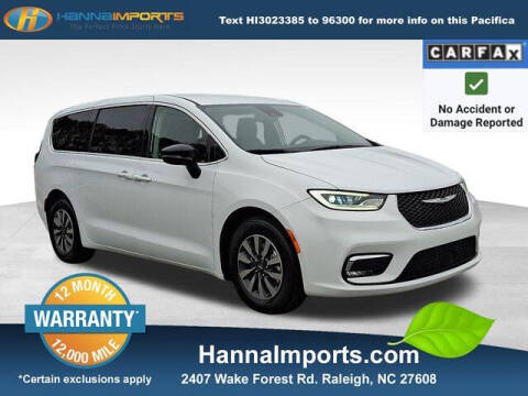 2024 Chrysler Pacifica Plug-In Hybrid Select