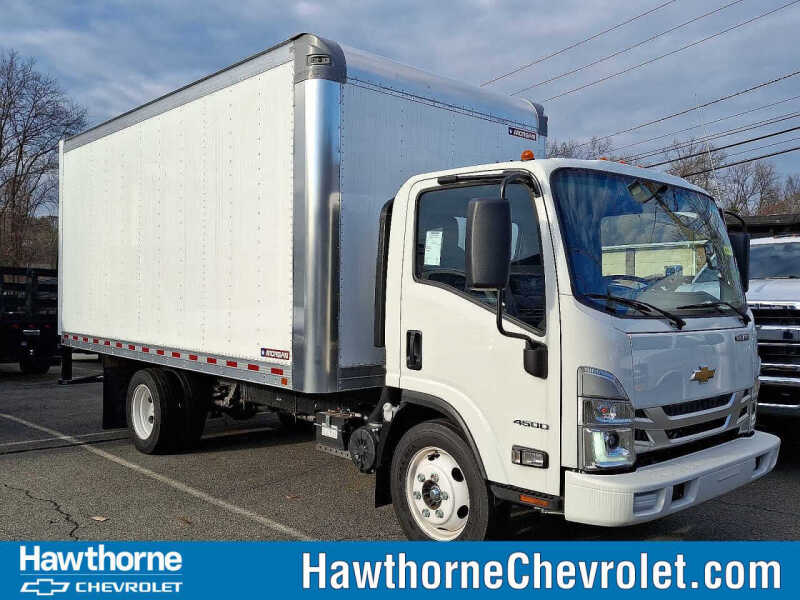 2024 Chevrolet Low Cab Forward Base's photo