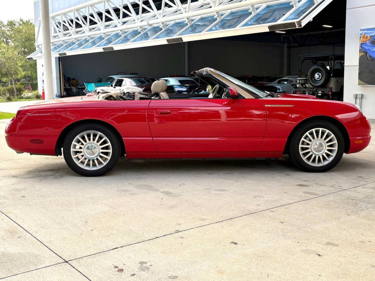 2005 Ford Thunderbird 5