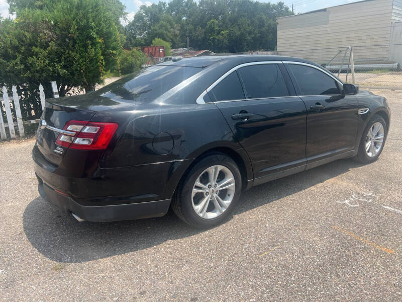 2015 Ford Taurus SEL