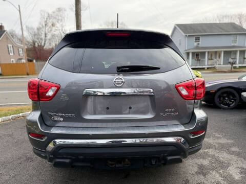 2017 Nissan Pathfinder Platinum