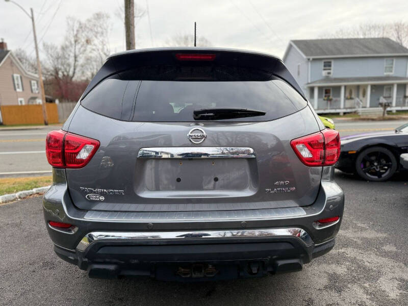 2017 Nissan Pathfinder Platinum