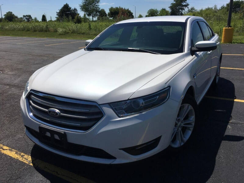 2015 Ford Taurus for sale at Future Motors in Addison IL