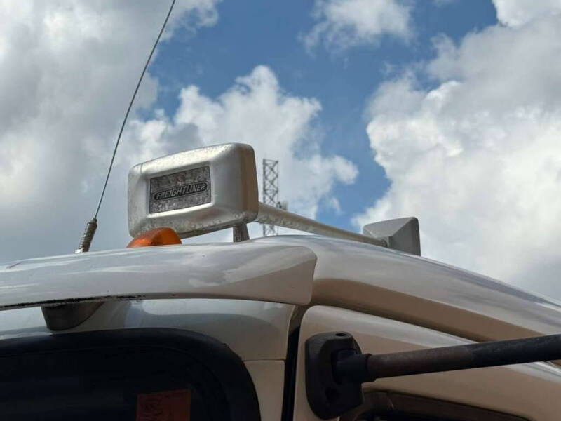 2016 Freightliner M2 106