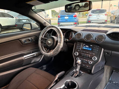 2016 Ford Mustang V6