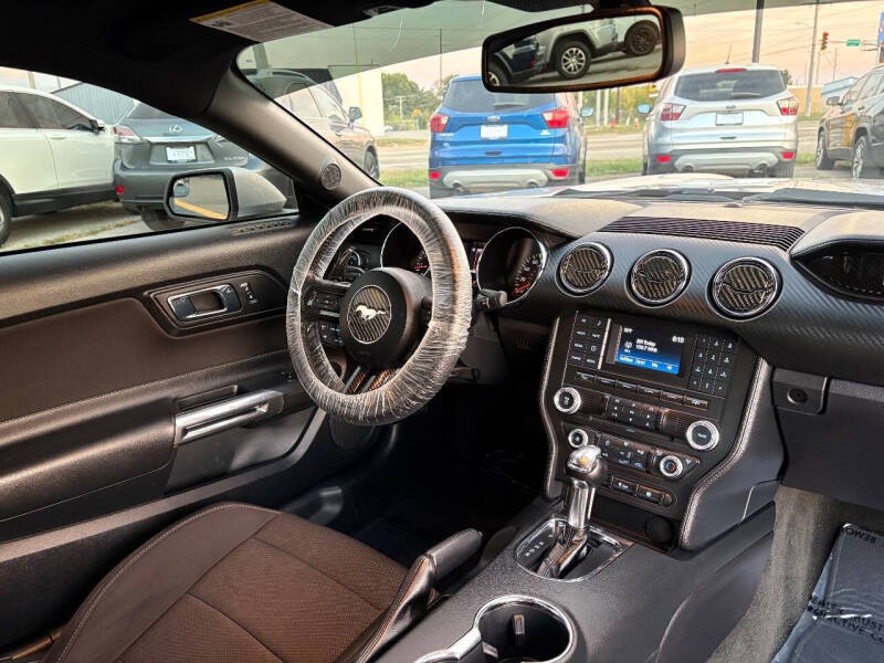 2016 Ford Mustang V6