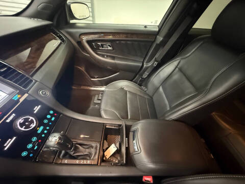 2019 Ford Taurus Limited