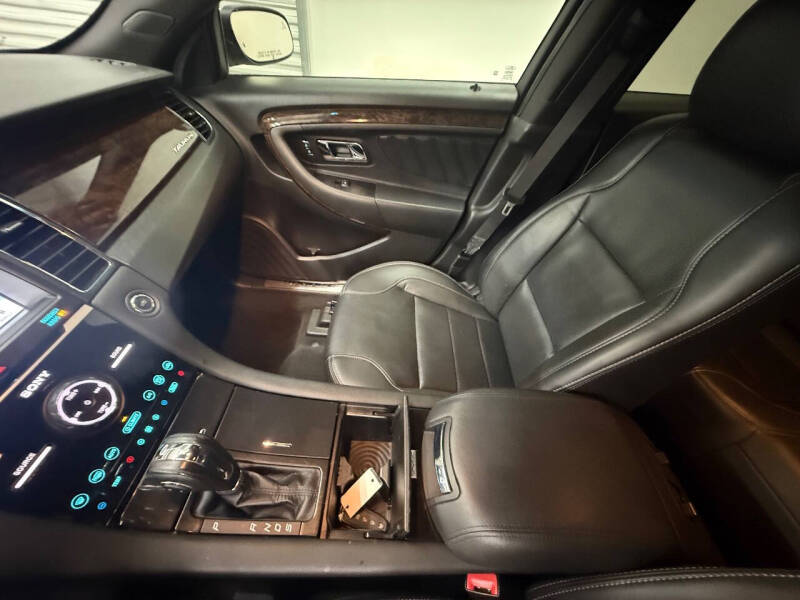 2019 Ford Taurus Limited