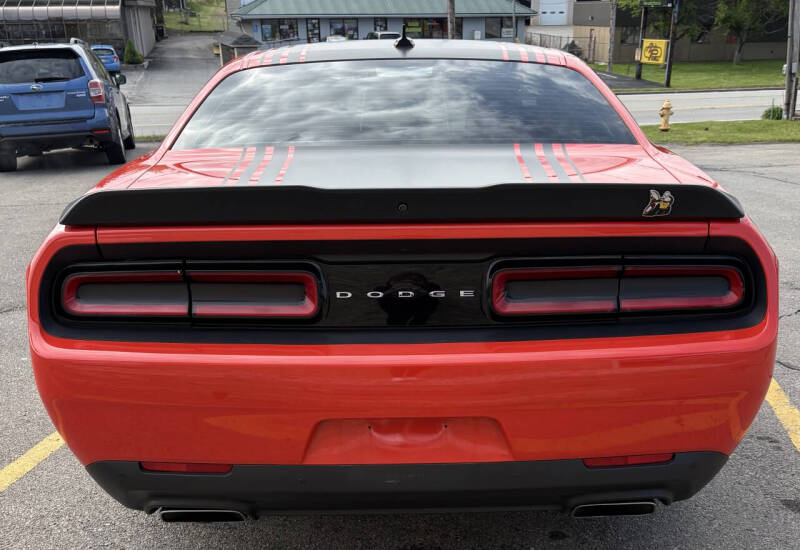 2018 Dodge Challenger 392 HEMI Scat Pack Shaker