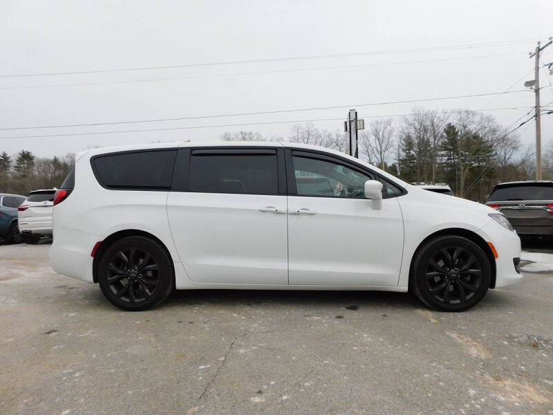 2020 Chrysler Pacifica Touring