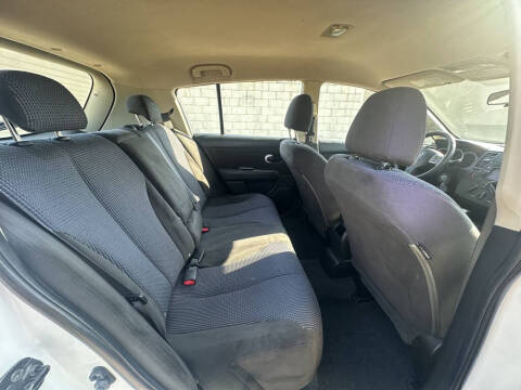 2010 Nissan Versa 1.8 S