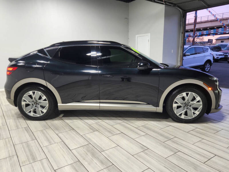 2025 Genesis GV60 Standard