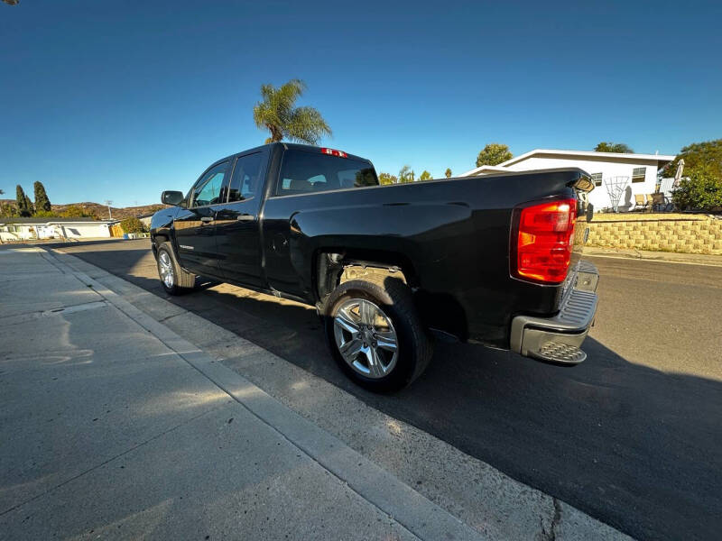 2017 Chevrolet Silverado 1500 Custom photo 6