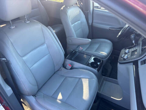 2017 Toyota Sienna XLE 7-Passenger